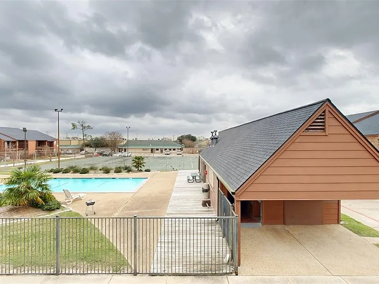 904 University Oaks Blvd #20 — Photo 23