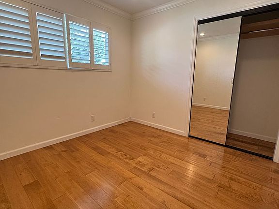 5th image of 1024 Pier Ave APT 1