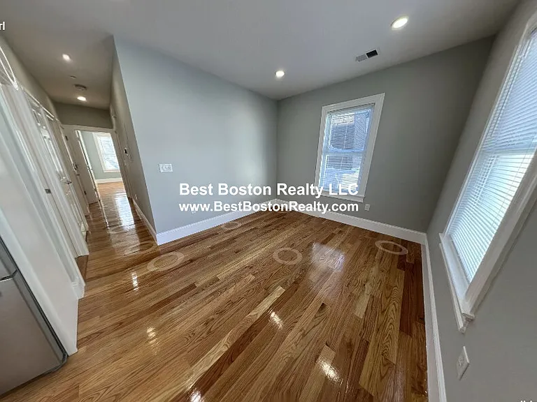73 Pearl St #2 — Photo 2