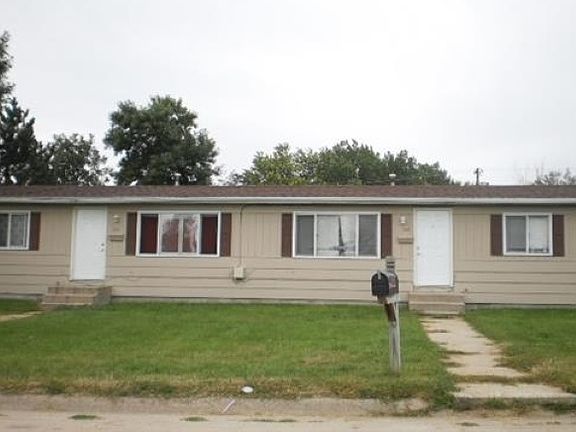 3rd image of 104 106 E St