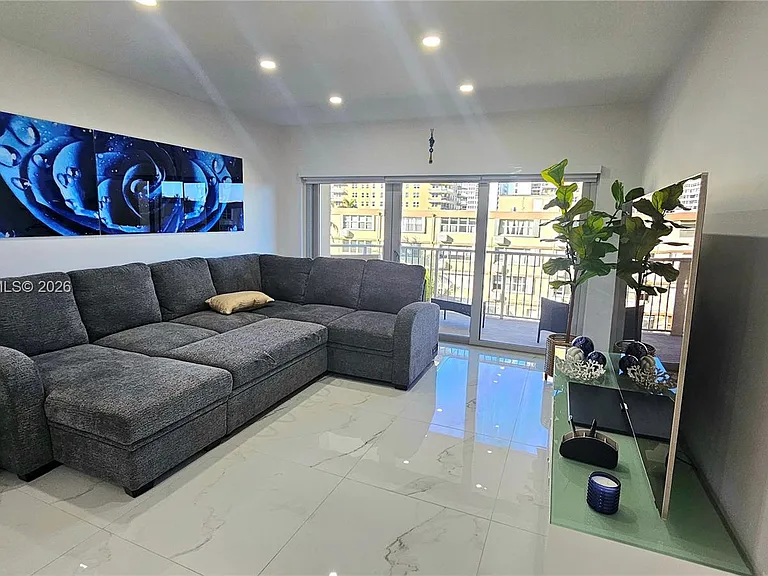 1950 S Ocean Dr #3D — Photo 14