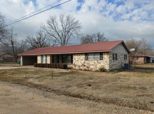 332 Bevill St, Deport, TX 75435