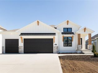 18461 Windsor St, Overland Park, KS 66085
