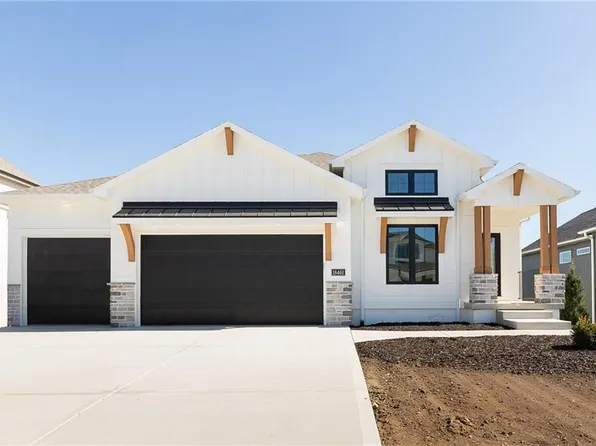 18461 Windsor St, Overland Park, KS 66085