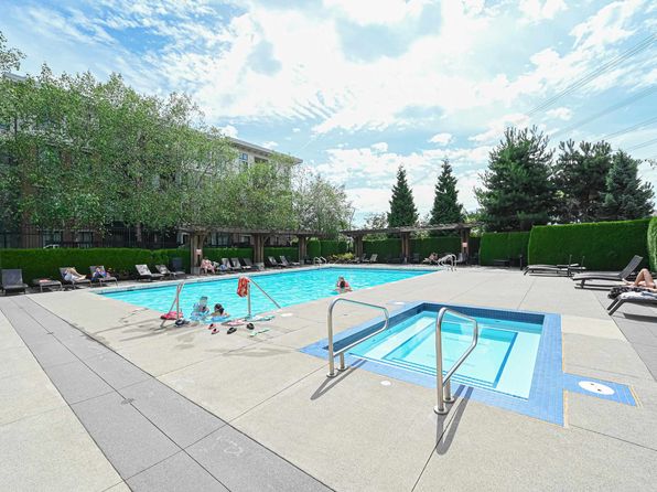 2 bedroom rental in Surrey — photo 25