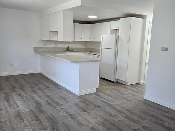 5th image of 3843 Cherokee Ave APT 1