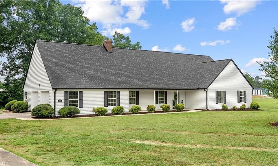 1st image of 1434 Greenwood Dr