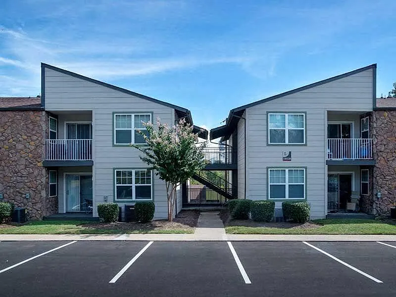 Ventana at the Lake Apartments — Photo 3