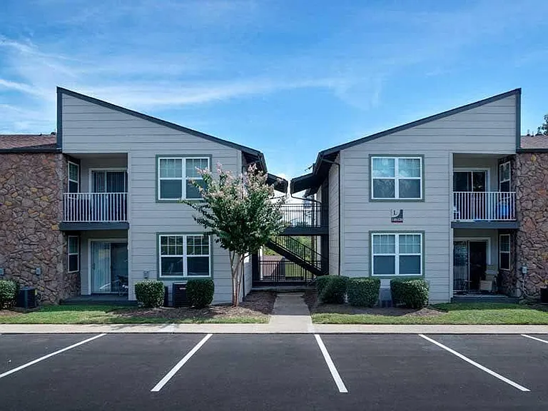 Ventana at the Lake Apartments — Photo 3