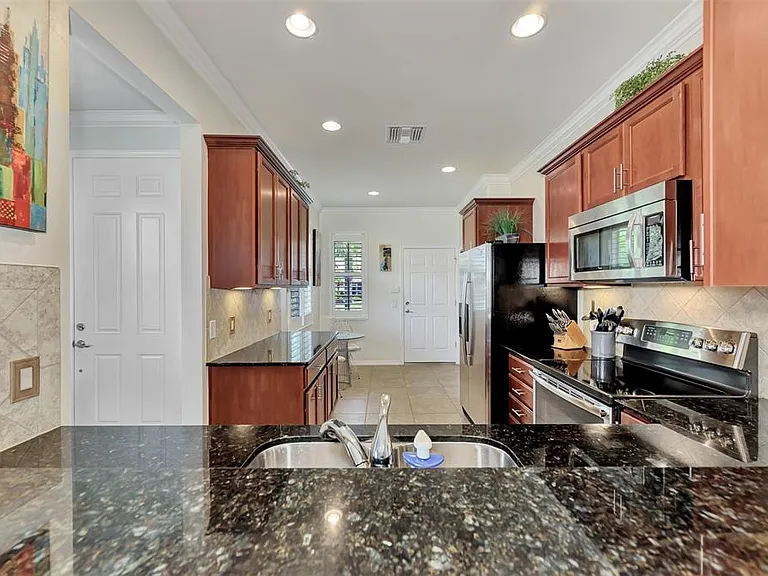 19191 Lappacio St — Photo 10