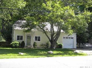192 Cove Rd, Oyster Bay, NY 11771