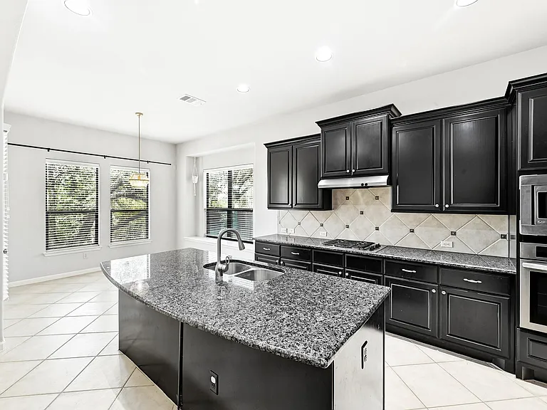 1611 Rimstone Dr — Photo 12