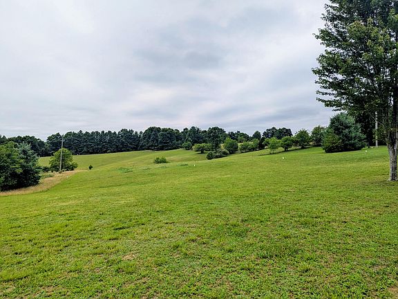 4th image of 213 Smith Farm Rd NE