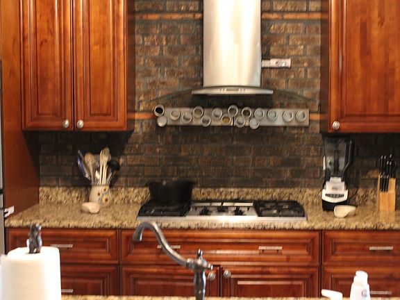 5th image of 3738 Clubhouse Ln SE
