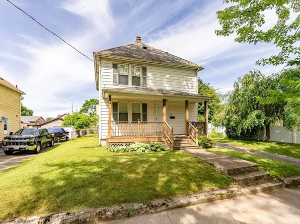 98 Narragansett Blvd, Chicopee, MA 01013