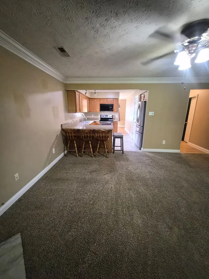 West Knoxville 37934 - Pet Friendly, 3 bedroom, 2. — Photo 3