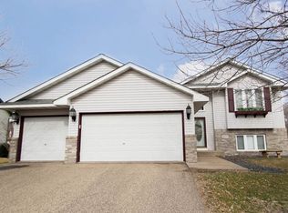 10172 Pleasure Creek Pkwy W, Blaine, MN 55434