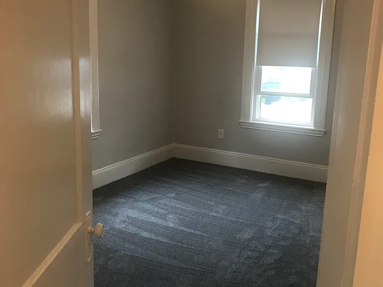 1 Hathorne Cres #1 — Photo 24