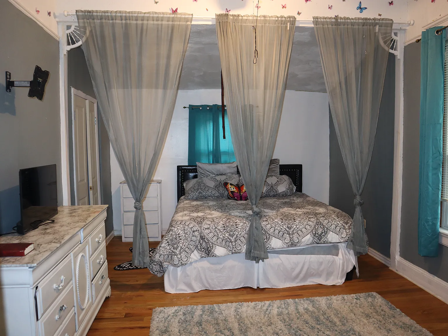 4 bed, 1602 sqft, $2,500 — Photo 3