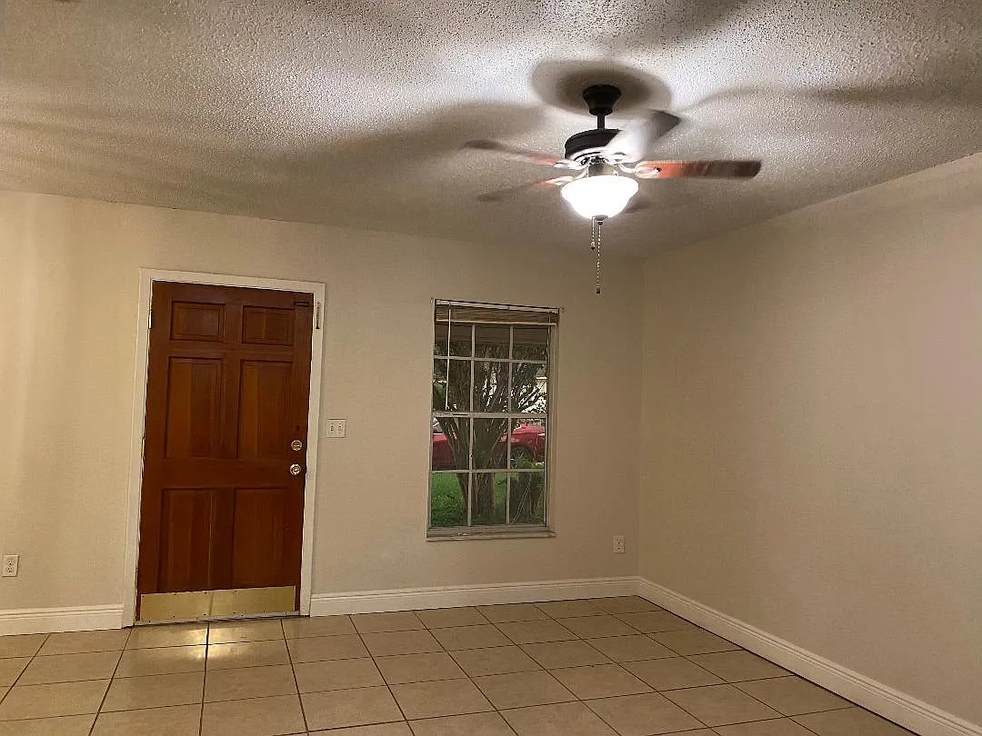2 bed, 800 sqft, $1,500 — Photo 2