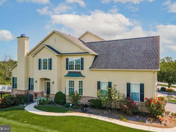 550 Deer Lake Cir, Blue Bell, PA 19422