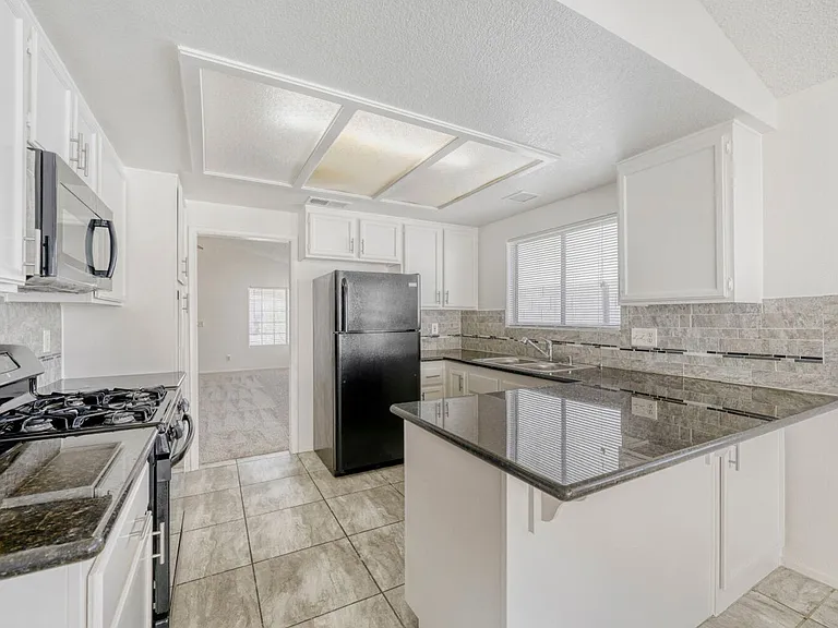 6472 Burlwood Way — Photo 10