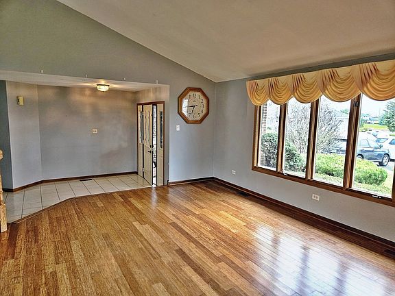 4th image of 11616 Minetz Ct