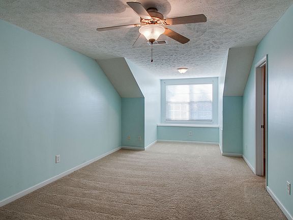 4th image of 707 Spence Enclave Ln