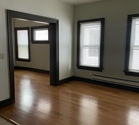 5th image of 320 Pittston Ave