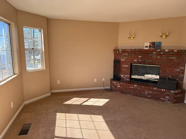 31920 Pine Cone Dr — Photo 3