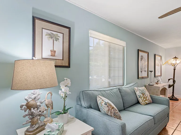309 Calzada De Bougainville — Photo 4