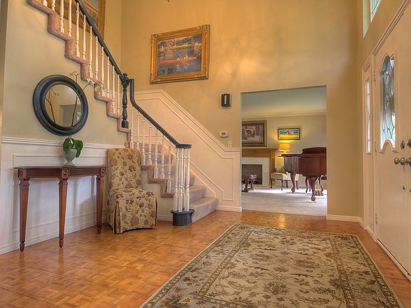 5th image of 1003 E Northbonneville Dr