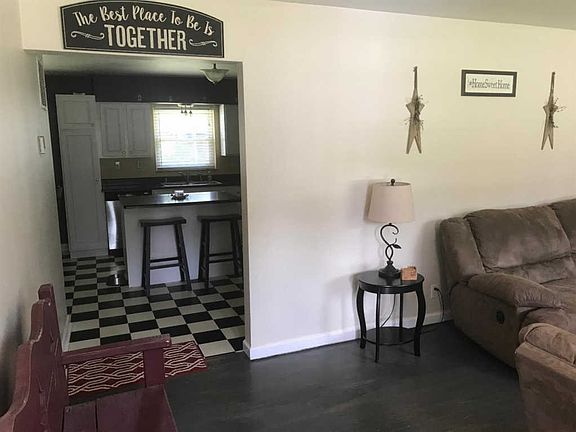 2nd image of 307 Grant Ave