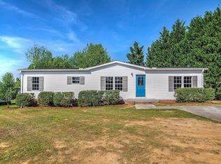 202 Walnut Crest Ct, Fountain Inn, SC 29644