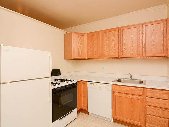 3rd image of 4311 N Francisco Ave #C4