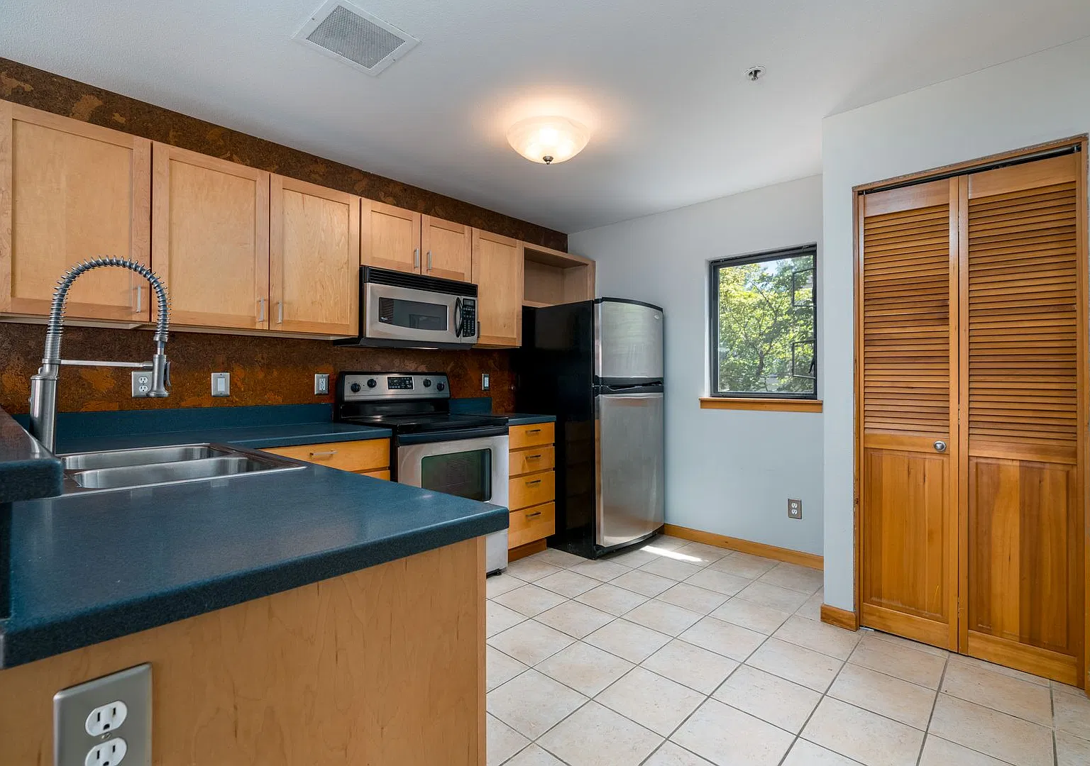 Condo: $1600 Rent - 1 bed/1 bath — Photo 4