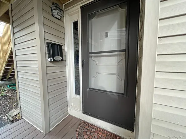 26 Hillside Ter APT F, White Plains, NY 10601