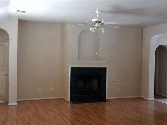 3rd image of 12431 Zeller Ln