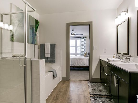 3rd image of 4404 Munger Ave #3
