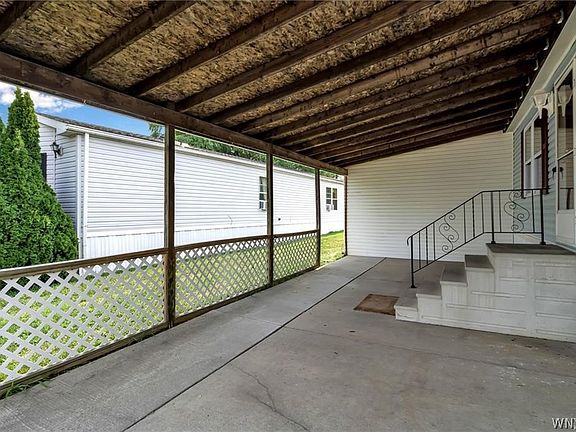 3rd image of 1227 Parkwood Dr