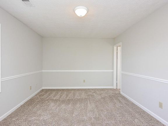 5th image of 3246 Hampton Ct SE