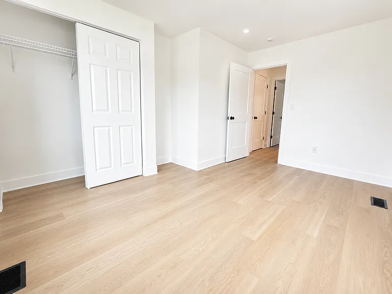 322 S Princeton Ave — Photo 8