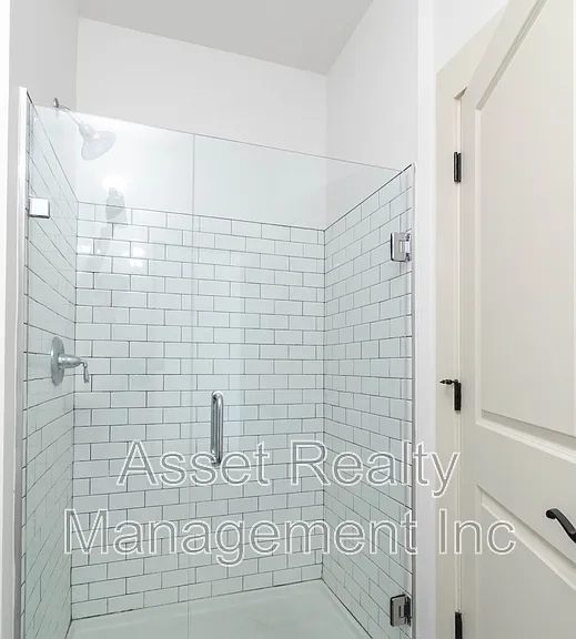 1120 Franck St #202 — Photo 16