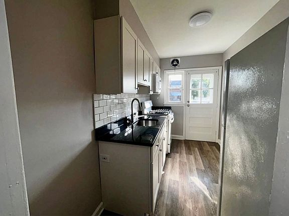 3rd image of 153 Bennett Rd