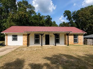 114 Buttermilk Dr, Palestine, TX 75803