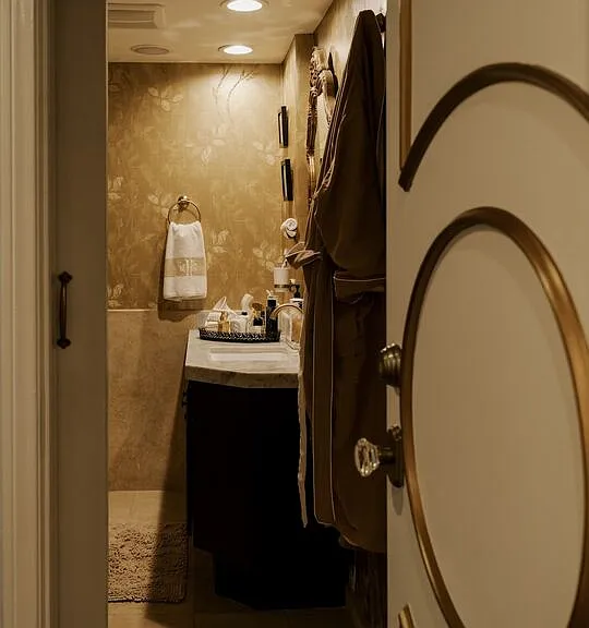 1219 Sunset Plaza Dr #3 — Photo 12