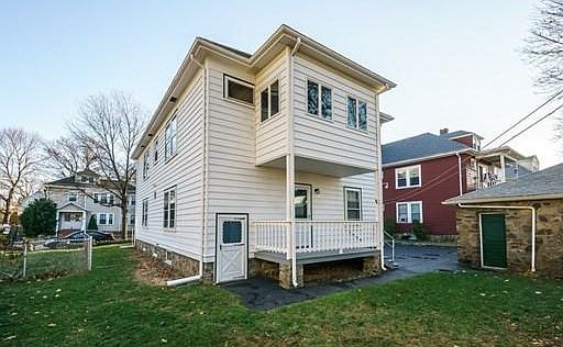 3rd image of 14 Glenwood Cir