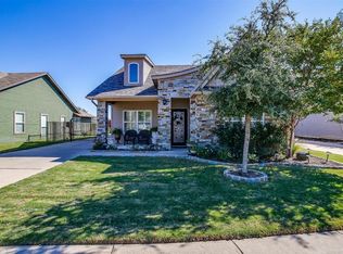 221 Tinker Trl, Burleson, TX 76028