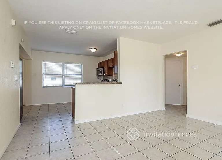 2160 Riviera Dr — Photo 9