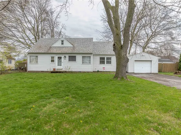 80 Duxbury Rd, Rochester, NY 14626